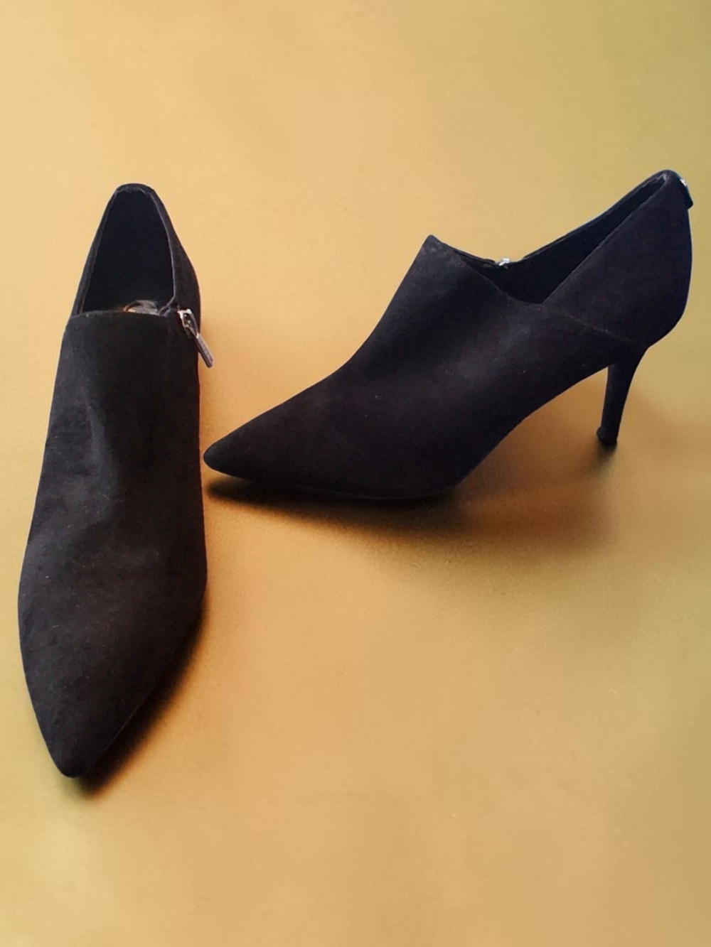 Calvin Klein Black Suede Pointed-Toe Ankle Booties Women's Shoes Size 9 Sexy